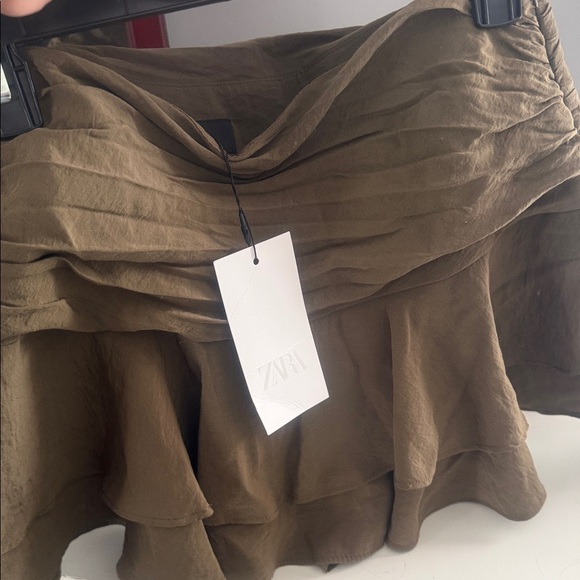 Zara Khaki Skirt with Layered Design - Picture 6 of 6